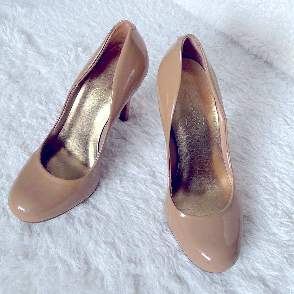 Jessica Simpson patent nude baby doll heels. Size 7.
